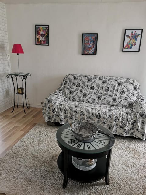 Charmante petite maison de ville à 20 minutes de la mer House in Normandy