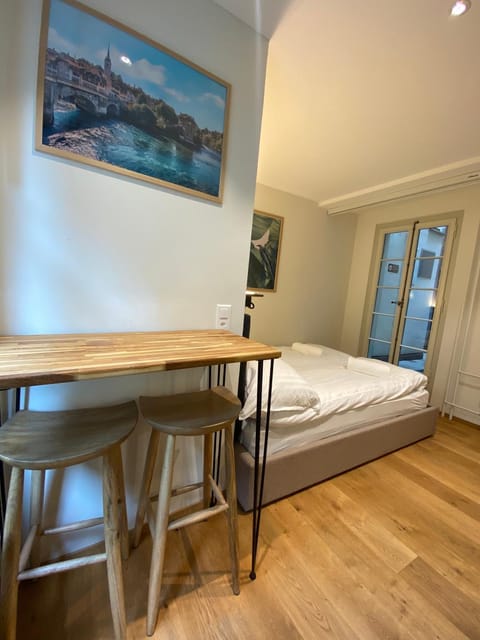 Photo of the whole room, Dining area