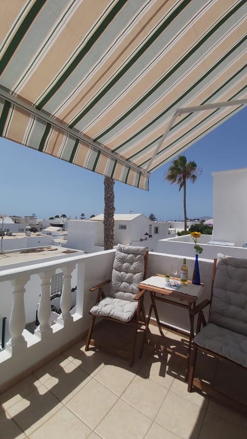 View (from property/room), Balcony/Terrace, Sea view, sunbed
