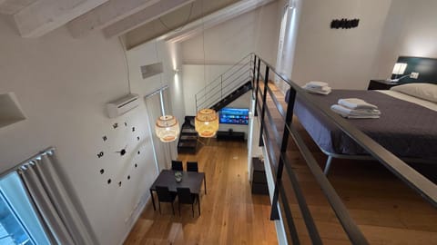 Bed, Living room, Photo of the whole room, Seating area, Bedroom, hair dresser