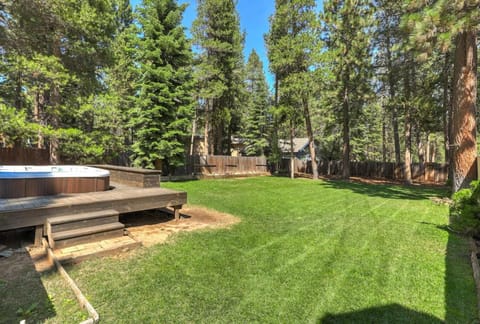 TaHaus Hot Tub Pool Table Dog Friendly House in South Lake Tahoe