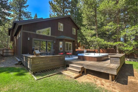 TaHaus Hot Tub Pool Table Dog Friendly House in South Lake Tahoe