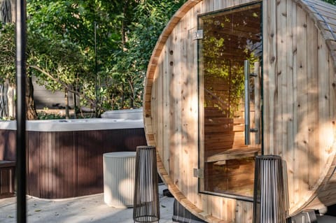 Hudson Valley Hot Tub Sauna Fire Pit Games House in Capital District, NY, USA