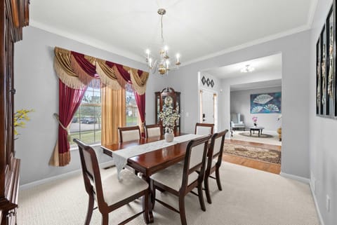 Pickerington Haven - Home for 10 House in Pickerington