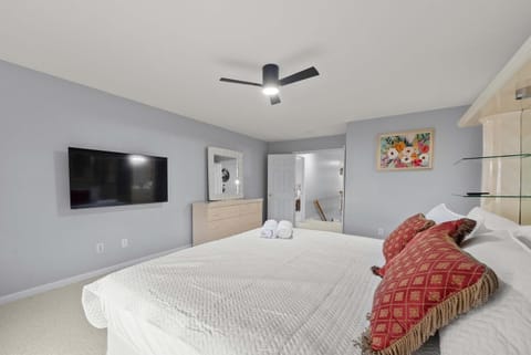 Pickerington Haven - Home for 10 House in Pickerington