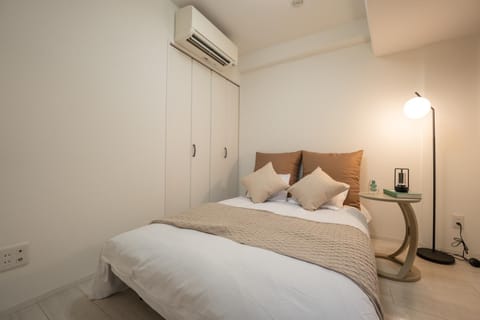 Bed, Photo of the whole room, Bedroom, air conditioner