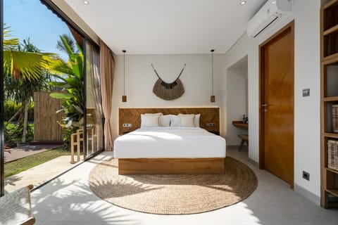 Bed, View (from property/room), Photo of the whole room, Bedroom, internet, wardrobe, air conditioner