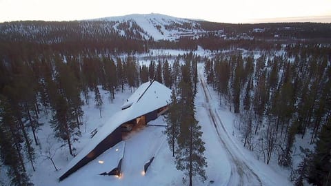 Property building, Nearby landmark, Day, Natural landscape, Bird's eye view, Winter, Mountain view