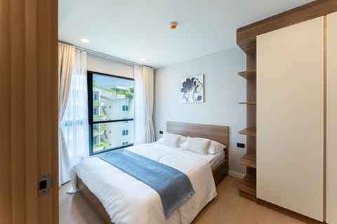 Bed, TV and multimedia, Bedroom, wardrobe