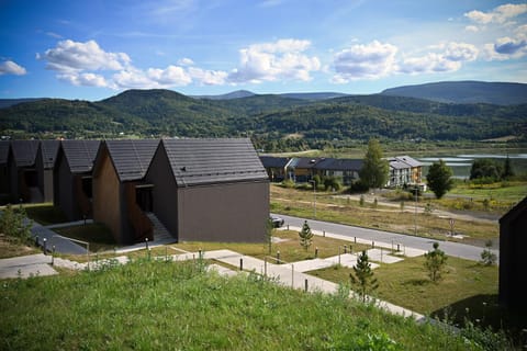 Day, Neighbourhood, Mountain view