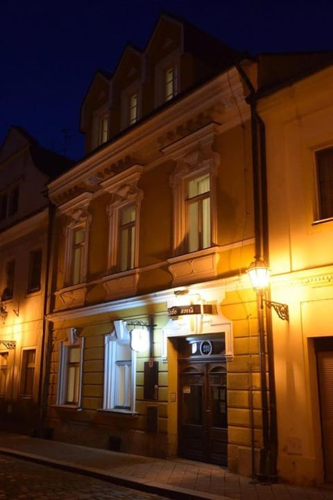 Facade/entrance, Night