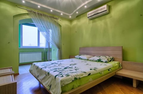 Bed, Bedroom, air conditioner