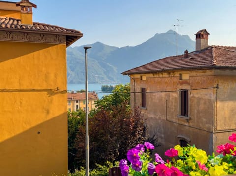 Property building, Day, Natural landscape, Landmark view