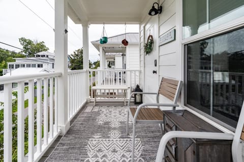 Property building, Seating area