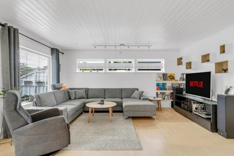 Tromsø Fairytale House I Groups & Family Apartment in Tromso