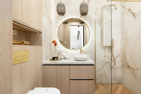 Shower, Bathroom, towels