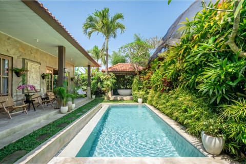 Property building, Patio, Seating area, Swimming pool, Swimming pool, Open Air Bath