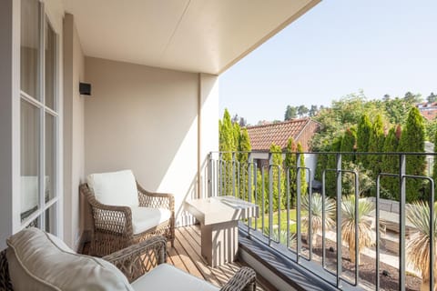 View (from property/room), Balcony/Terrace, Seating area