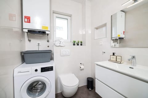 Bathroom, washing machine