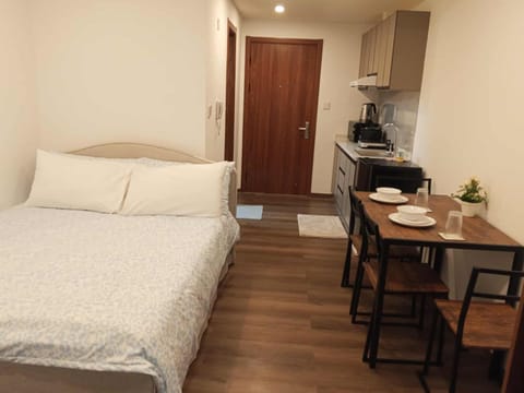 Kitchen or kitchenette, Photo of the whole room, Dining area, Bedroom