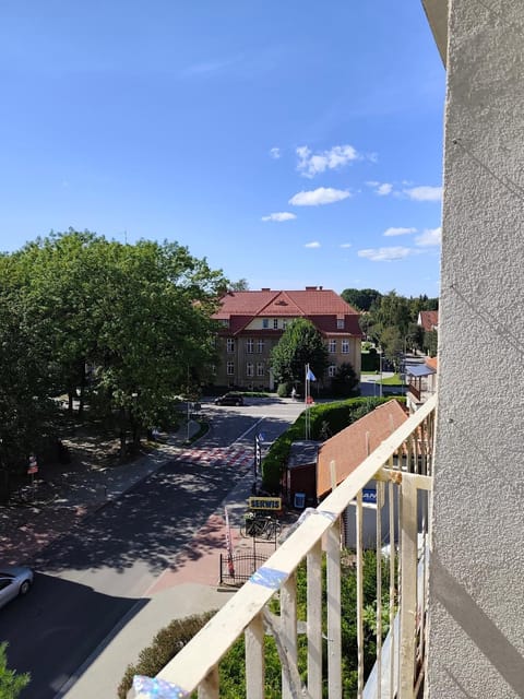 Balcony/Terrace, Street view