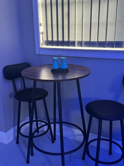 Blue Horizon Apartment in Town N Country