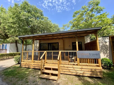 Estivo Premium Plus mobile homes on Camping Bella Italia Campground/ 
RV Resort in Peschiera del Garda