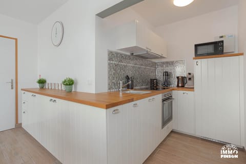 Coffee/tea facilities, Kitchen or kitchenette, dishwasher, oven, pet friendly, stove