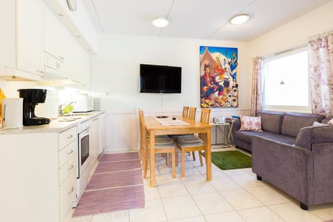 Communal lounge/ TV room, Dining area