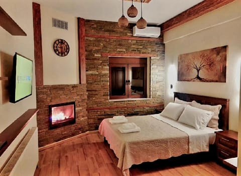 Photo of the whole room, fireplace