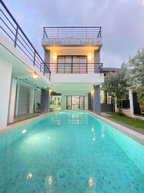 Property building, Pool view, Swimming pool