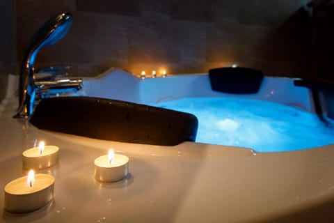 Ferienhaus am Feldberg Sauna - Whirlpool - Kamin - Zaun - 20 Personen House in Baden-Württemberg