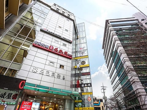 Property building, Facade/entrance, Property logo or sign