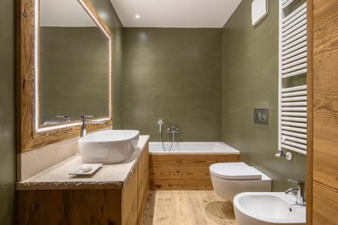 Toilet, Bathroom, Bath, bidet, towels