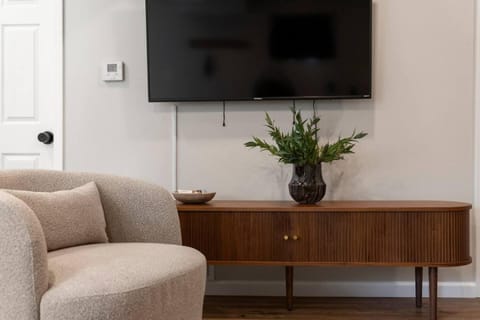 Clintonville Brand New Apartment Apartment in Clintonville