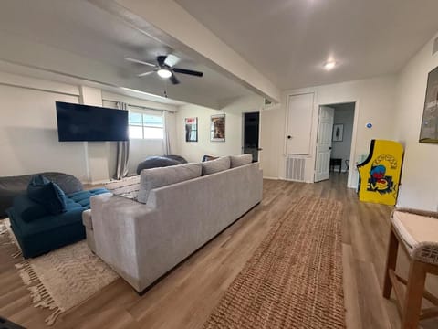 Mountain Top Retreat House in Spring Branch