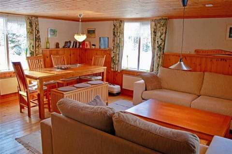 KRO468-Saevsjoestroem-Saevsjoe-Herrafaellan House in Kalmar County, Sweden