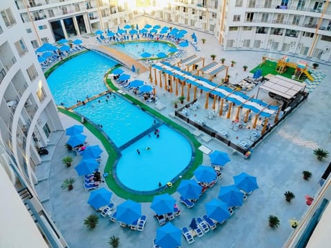 Balcony/Terrace, Swimming pool