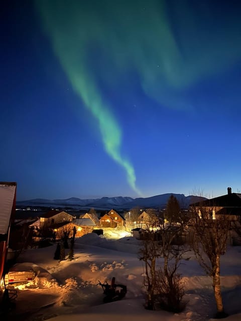 Romslig leilighet med kort vei til flyplassen Apartment in Tromso