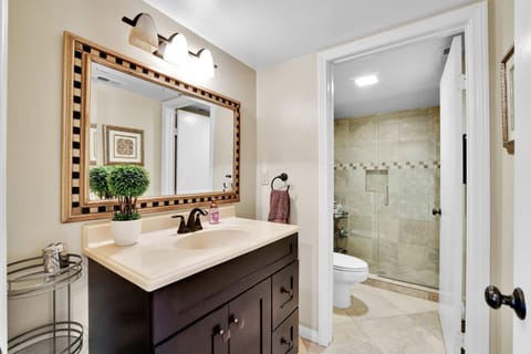 Relaxing Palm Springs Condo with Pool Access House in Cathedral City