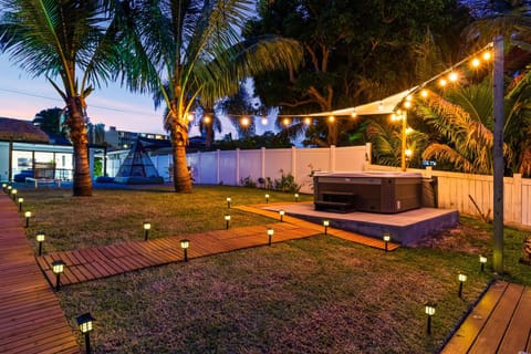 Patio, Garden, Hot Tub, Garden view