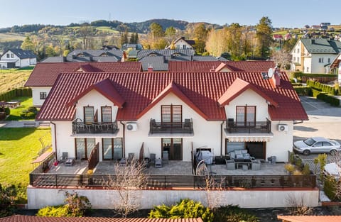 Property building, Natural landscape, Bird's eye view, Parking