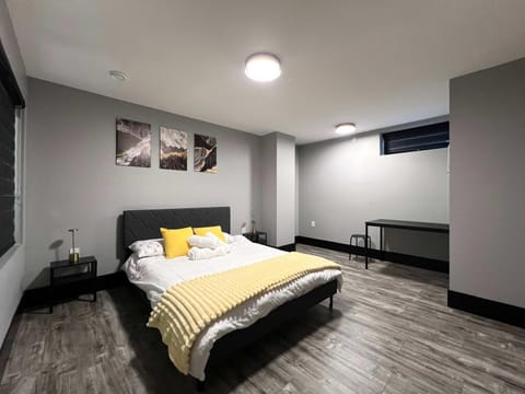 Spacious 2-Bedroom Retreat in Burnaby House in Burnaby