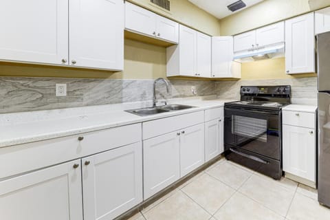 3 Mi to Dania Beach Pier Convenient Apartment! Apartment in Dania Beach