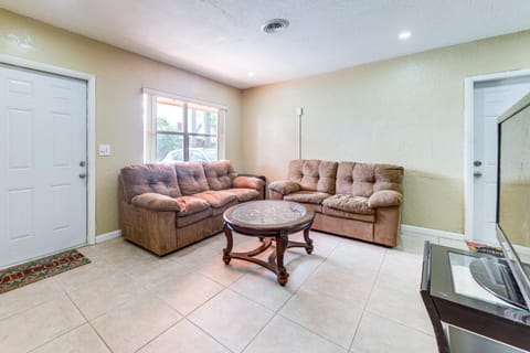 3 Mi to Dania Beach Pier Convenient Apartment! Apartment in Dania Beach