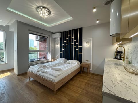 Bed, Kitchen or kitchenette, Photo of the whole room, Bedroom, towels
