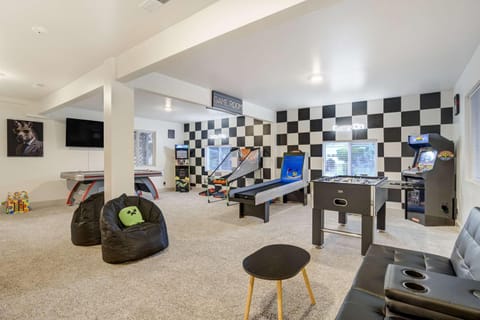 Champion Court Family Escape w Epic Game Room Apartment in Colorado Springs