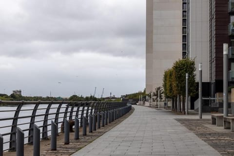 Meadowside Quay 2BR Luxurious Apartment Apartment in Glasgow