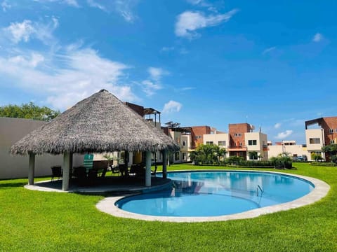 Swimming pool, Swimming pool