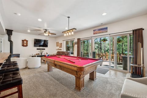 Billiard, Living room